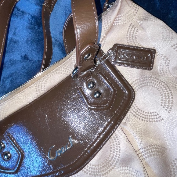 Coach purse - Picture 4 of 6